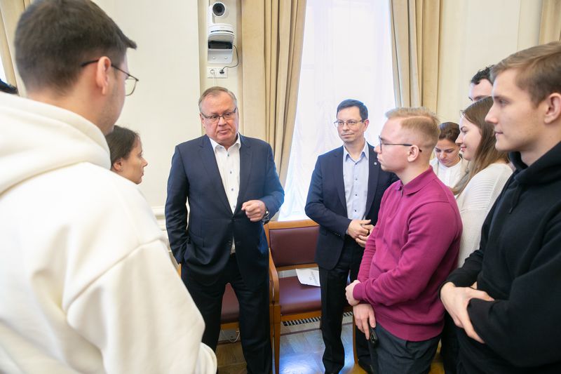 Андрей Костин: «Лучше быть востребованным в своей стране»